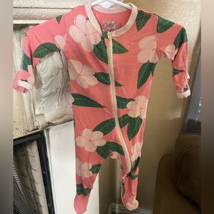 KicKee Pants Zip Onesie 0-3 months